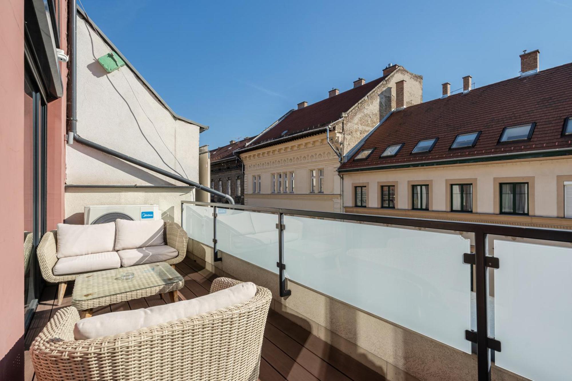 Kiraly 44 Luxury Apartment With Free Parking Budapest Exterior photo